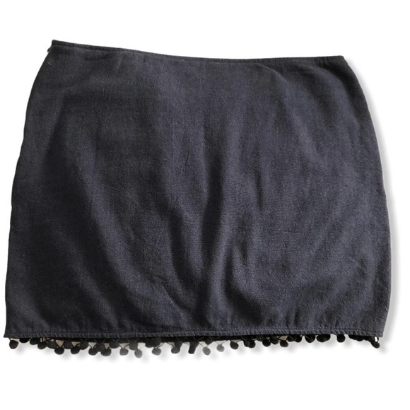 SOLD!! Umgee Embroidered mini skirt fully lined - Picture 2 of 7